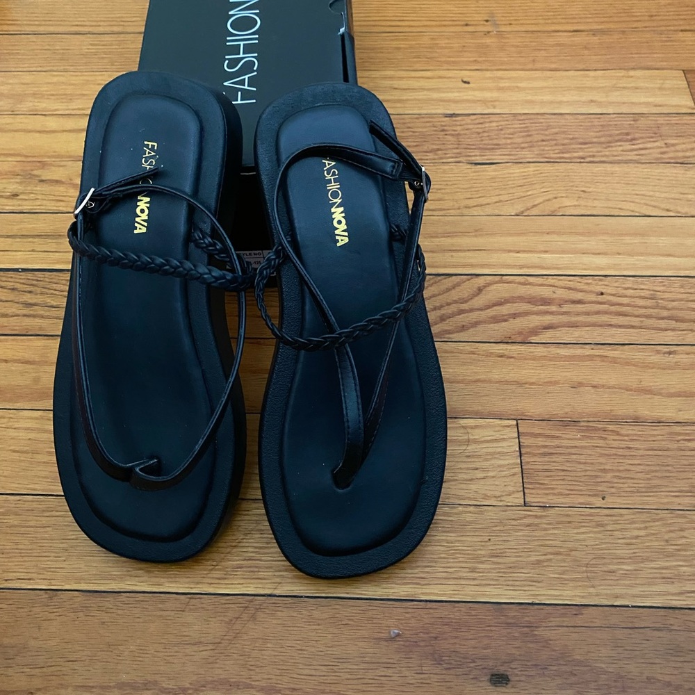 Women’s sandals